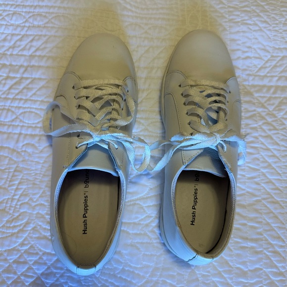 Hush Puppies White Leather Shoes - Picture 2 of 7